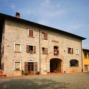 הוילה Carpeneto Agriturismo Ristorante Albachiara מראה חיצוני תמונה